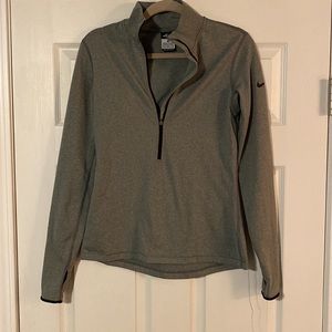 Medium Nike half zip pullover